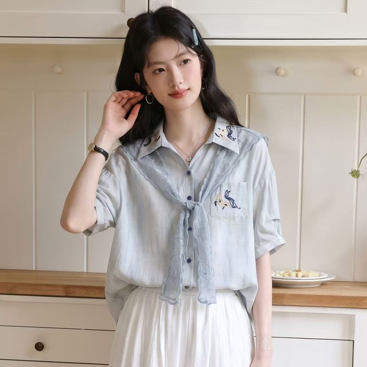 레트로 문예 바람 레이스 숄 반팔 여성 셔츠 여름 2026 새로운 디자인 센스 작은 대중 루즈핏 맨위