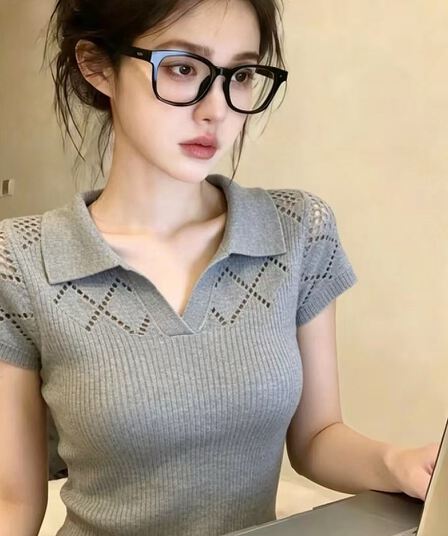품격 폴로 칼라 반팔 얼음 실크 니트 스웨터 여성 2026 새로운 여름 패션 외국 가스 고유 한 아름다운 얇은 스타일 맨위