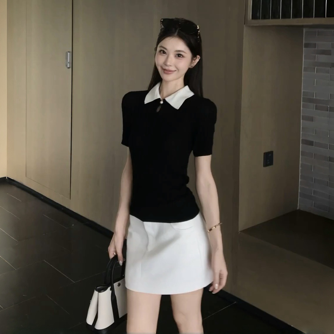 검정색 폴로 칼라 반팔 티셔츠 여성 여름 프랑스식 고급 센스 핫걸 몸매 가꾸기 슬림해 보이는 작은 키 쇼트 스타일 니트 맨위