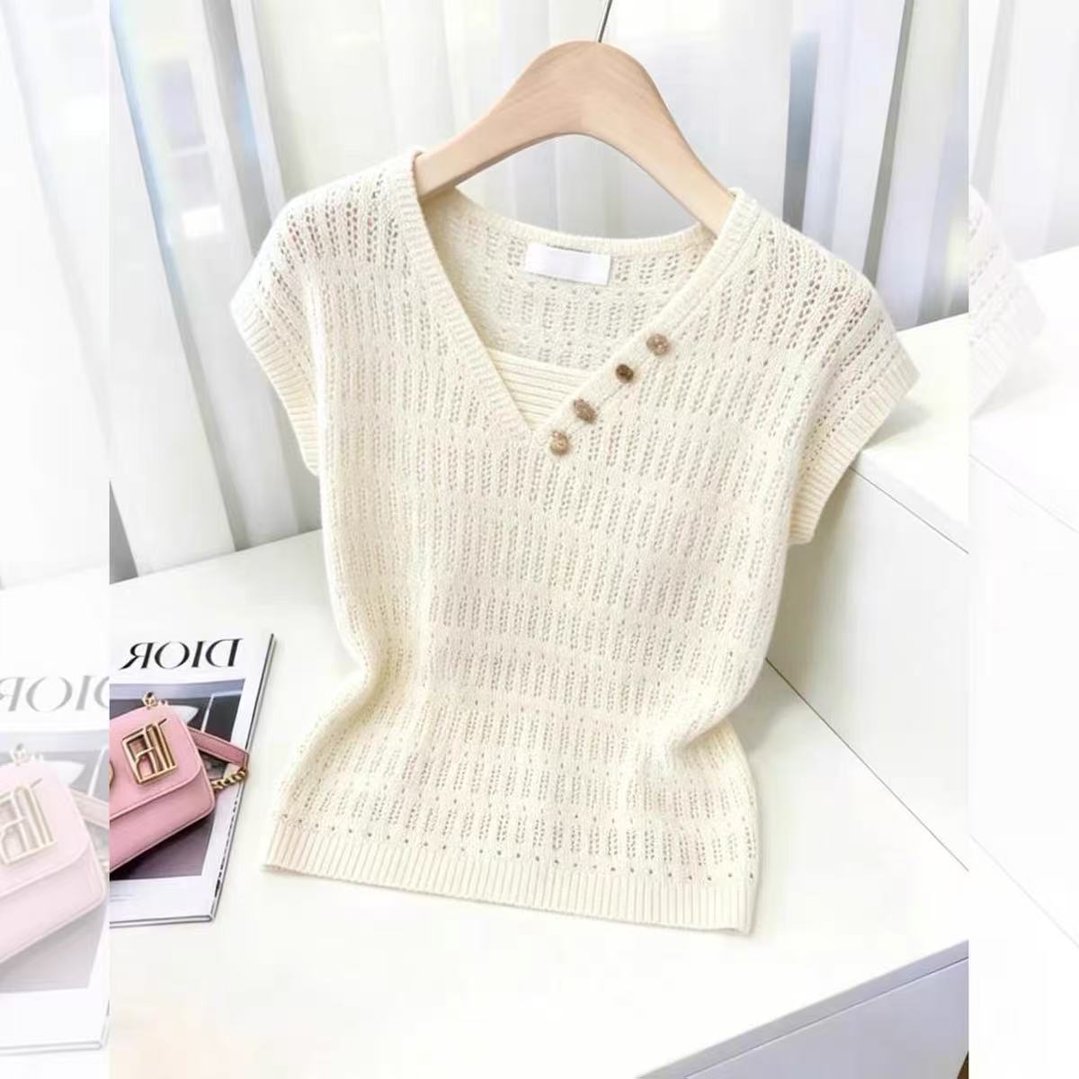 프랑스식 사소한 착용 가져 가라. 우유 화이트 니트 반팔 티셔츠 여성 2026 새로운 여름 미니멀리즘 품격 통기성 맨위