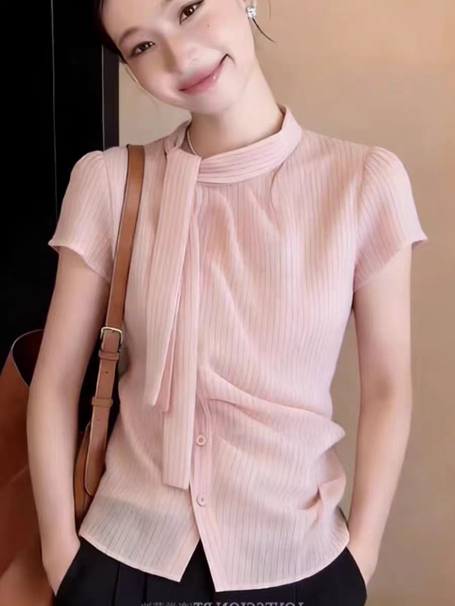 유럽 상품 디자인 센스 핑크색 스트라이프 리본 라운드 넥 반팔 여성 셔츠 여름 품격 슬림해 보이는 연령 감소 다용도 맨위