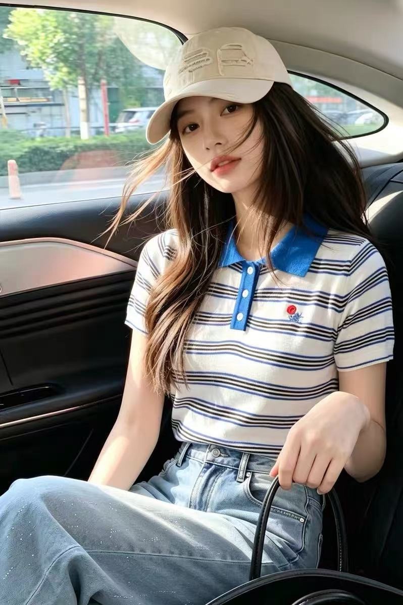 블루 화이트 배색 스트라이프 폴로 칼라 자수 반팔 니트 스웨터 여성 여름 루즈핏 통기성 슬림해 보이는 다용도 슬림해 보이는 맨위