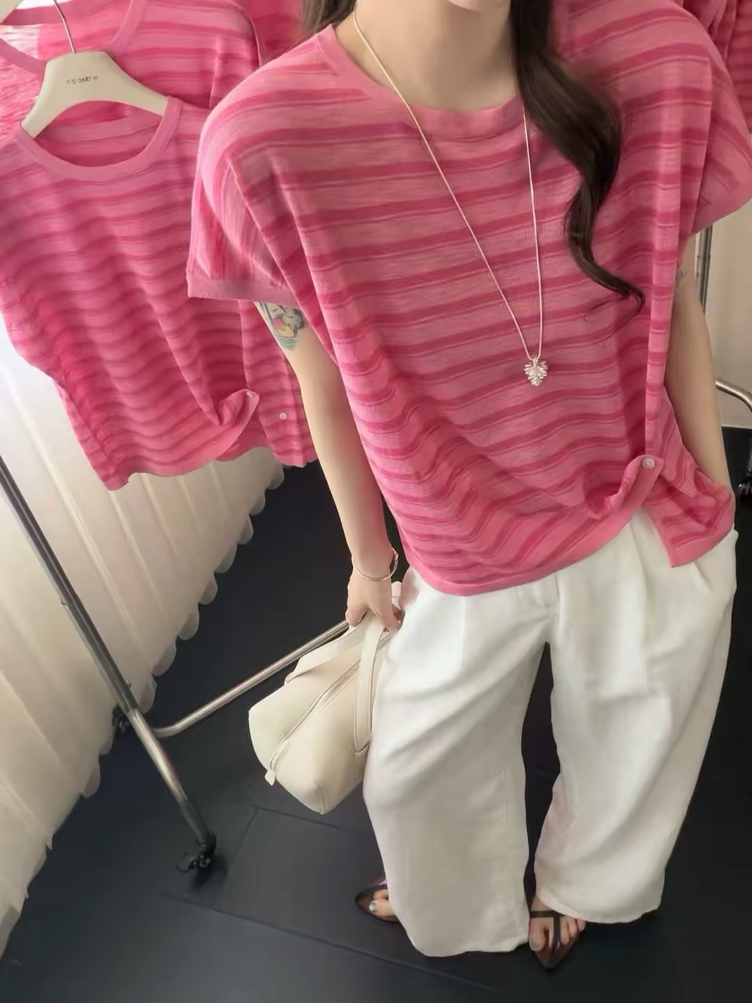 한 부서 유럽 상품 딸기 분말 대나무 마디 마 티셔츠 달콤함 밑단 트임 스트라이프 작은 디자인 맨위 루즈핏 캐주얼 여성