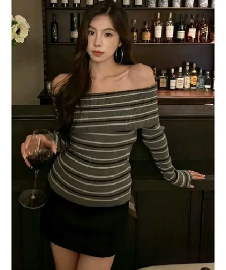 가을 겨울 품격 배색 스트라이프 한 단어 오프숄더 다용도 니트 스웨터 작은 셔츠 긴팔 슬림해 보이는 맨위