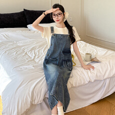 批发实拍实价2025春夏新款宽松休闲百搭牛仔背带裙<b class='q'>中长款</b>显瘦连衣裙女
