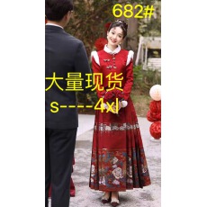 批发新中式<b class='q'>敬酒</b>加绒加厚马面裙套装新娘订<b class='q'>婚礼</b><b class='q'>服</b>裙女高级感冬季红色