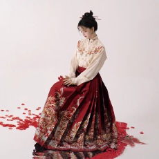 批发喜结莲鲤新中式马面裙汉服套装女订婚<b class='q'>敬酒</b><b class='q'>礼服</b>新款