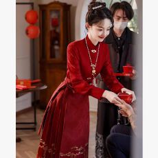 批发红色马面裙结婚<b class='q'>敬酒</b><b class='q'>服</b><b class='q'>新娘</b>套装中式旗袍订婚礼<b class='q'>服</b>女2026新款回门宴