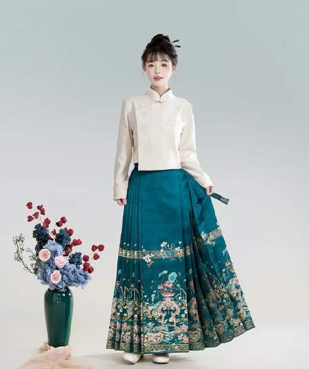 2026 가을 겨울 새로운 모방 메이크업 꽃 말 얼굴 치마 새로운 중식 일상