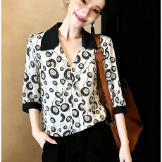 批发法式小众新款2026年新款雪纺衬衣V领五分袖<b class='q'>印花</b>上衣小衫