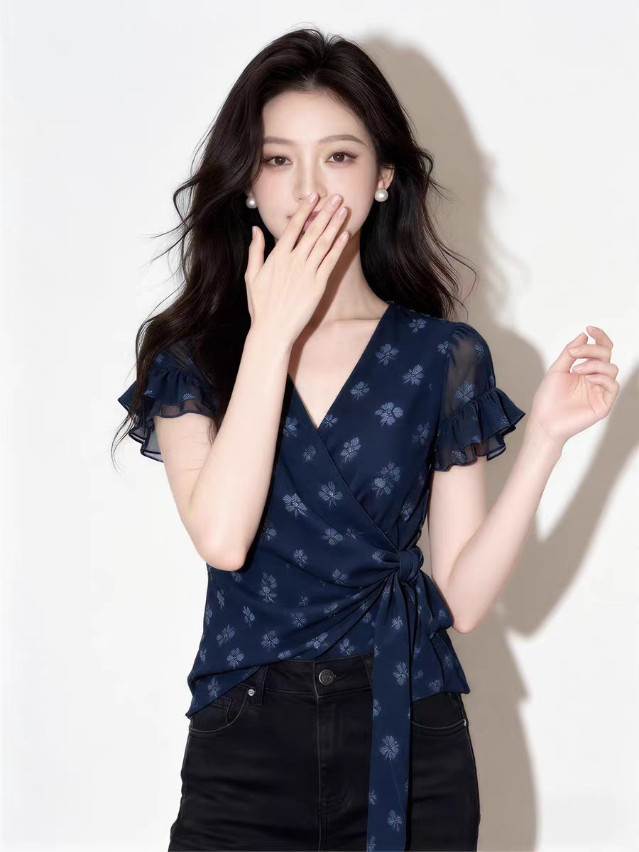 프랑스식 부드러운 바람 V넥 꽃무늬 작은 셔츠 여성 2026 새로운 여름 반팔 레이스업 허리 수축 품격 연령 감소 고급