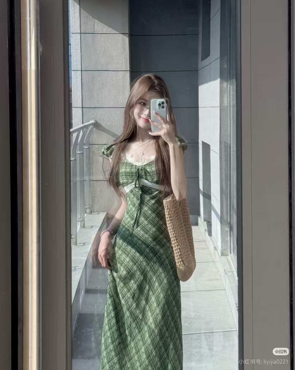 레트로 녹색 체크무늬 레이스 측면 광장 칼라 긍정적 인 어깨 드레스 2026 여름 빅 사이즈 지방 mm 차 휴식 치마 센 부서 롱 스커트
