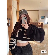 批发2025韩国东大门秋季蝙蝠袖<b class='q'>宽松</b>字母短款披肩针织衫上衣款