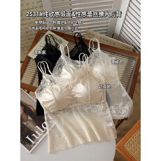 批发实拍<b class='q'>缎面</b>性感蕾丝美背可外穿打底美搭背心固定一体杯内衣吊带内搭