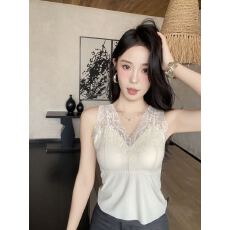 批发实拍2026新款性感V领露背法式蕾丝一体吊带修身百搭<b class='q'>缎面</b>无痕美背