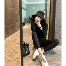 批发26秋冬ins超火弹力鲨鱼皮打底<b class='q'>九分</b>紧身健美瑜伽裤黑色无痕外穿女