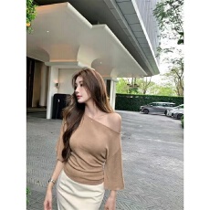 批发<b class='q'>韩版</b>蝙蝠袖针织衫T恤女夏季斜肩掐腰阔袖气质上衣