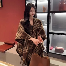 批发仿羊绒三格子流苏围巾秋<b class='q'>冬</b>季韩系外搭保暖空调毯斗篷旅游披肩围脖