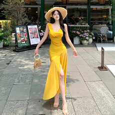 批发2026春夏新款度假拍照<b class='q'>沙滩</b>裙纯欲性感网纱斜肩吊带连衣裙包臀<b class='q'>长裙</b>