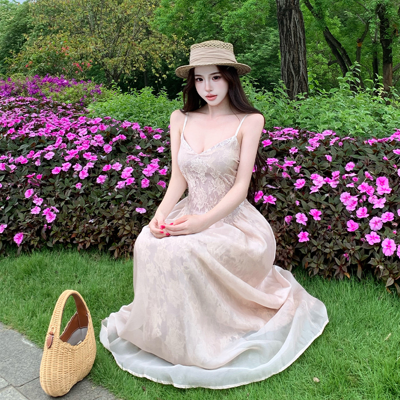 2026 여름 새로운 부드러운 엠보싱 실크 자카드 꼬집기 허리 슬림해 보이는 슬립 드레스 주간 실크 휴가 바람 롱 스커트 여성 순수한 욕망