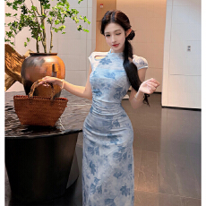 批发新中式植绒<b class='q'>旗袍</b>女夏季<b class='q'>新款</b>明媚漂亮吊带连衣裙温柔气质国风长裙