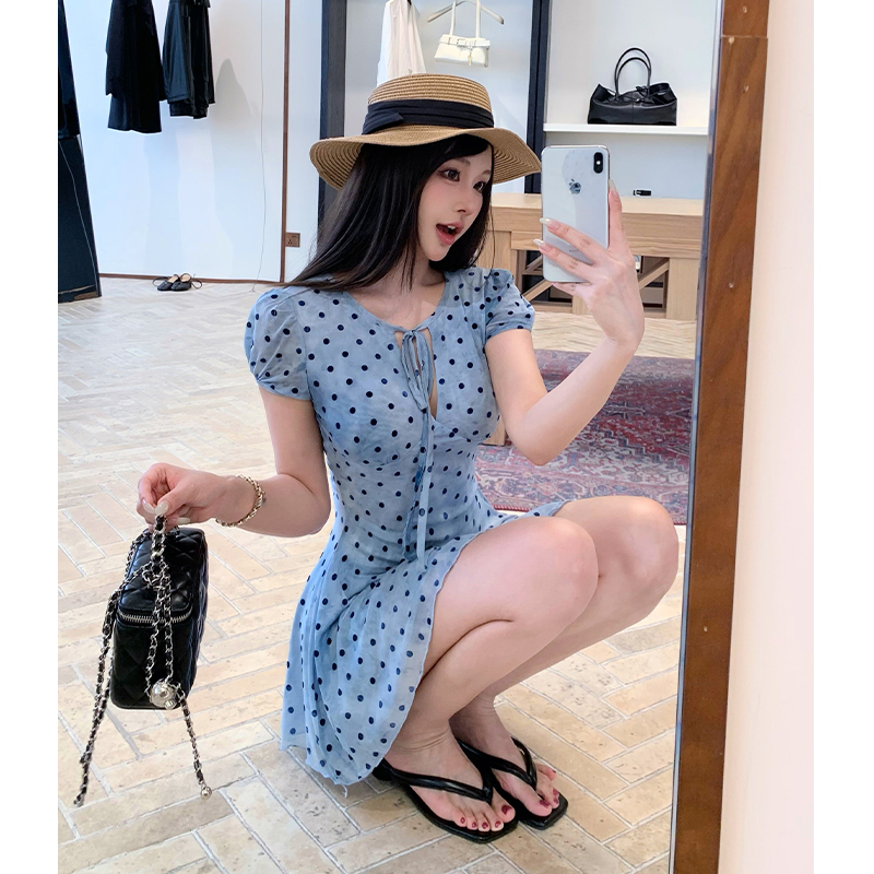 BY26430# 法式氛围感温柔性感纯欲波点修身连衣裙女高级感收腰短裙千金风、 服裝批發女裝批發服飾貨源