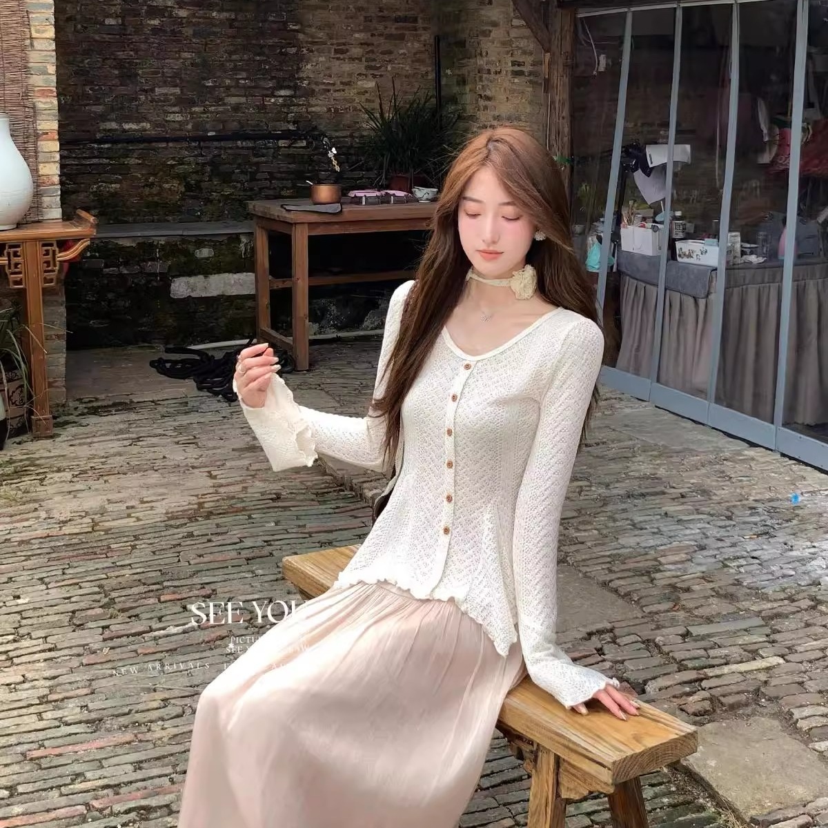 FA36507# 早秋轻熟风气质排扣不规则T恤衫喇叭袖法式上衣女 服裝批發女裝批發服飾貨源