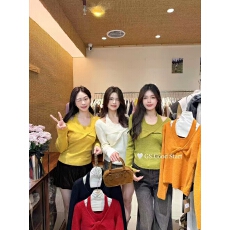 批发穿派法式日常两手抓～2025<b class='q'>秋</b>冬气质纯欲小女人纽结显瘦针织小衫