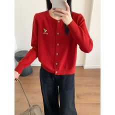 批发高级感圣诞帽刺绣字母针织开衫女冬新款洋气显瘦气质软糯毛衣上衣