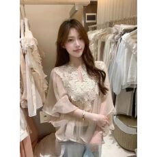 批发韩版时尚气质蕾丝拼接V领<b class='q'>长袖</b><b class='q'>衬衫</b>女2026新款遮肉灯笼袖超仙上衣