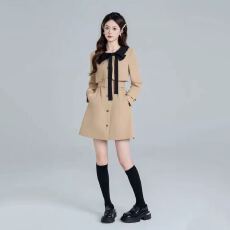 批发卡其色英伦风收腰风衣外套女<b class='q'>春</b>季高级感小个子气质韩系中长款大衣