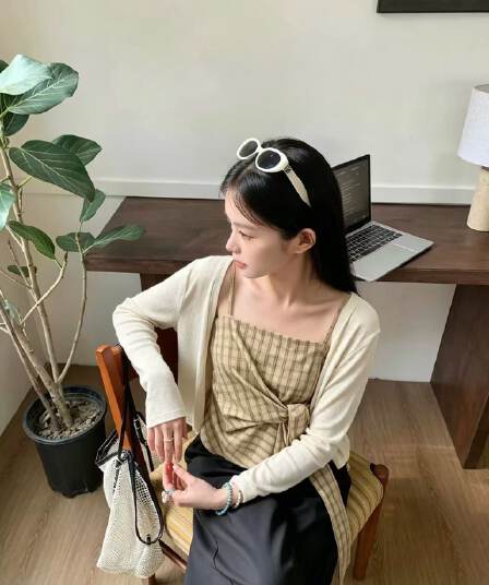2026 년 가을 새로운 한 부서 고급 센스 调性 나비 매듭 체크무늬 튜브탑 슬립 슬림해 보이는 맨위 투피스 세트