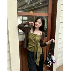 批发复古不规则<b class='q'>格子</b>吊带背心女2026秋季新款外搭针织开衫两件套装