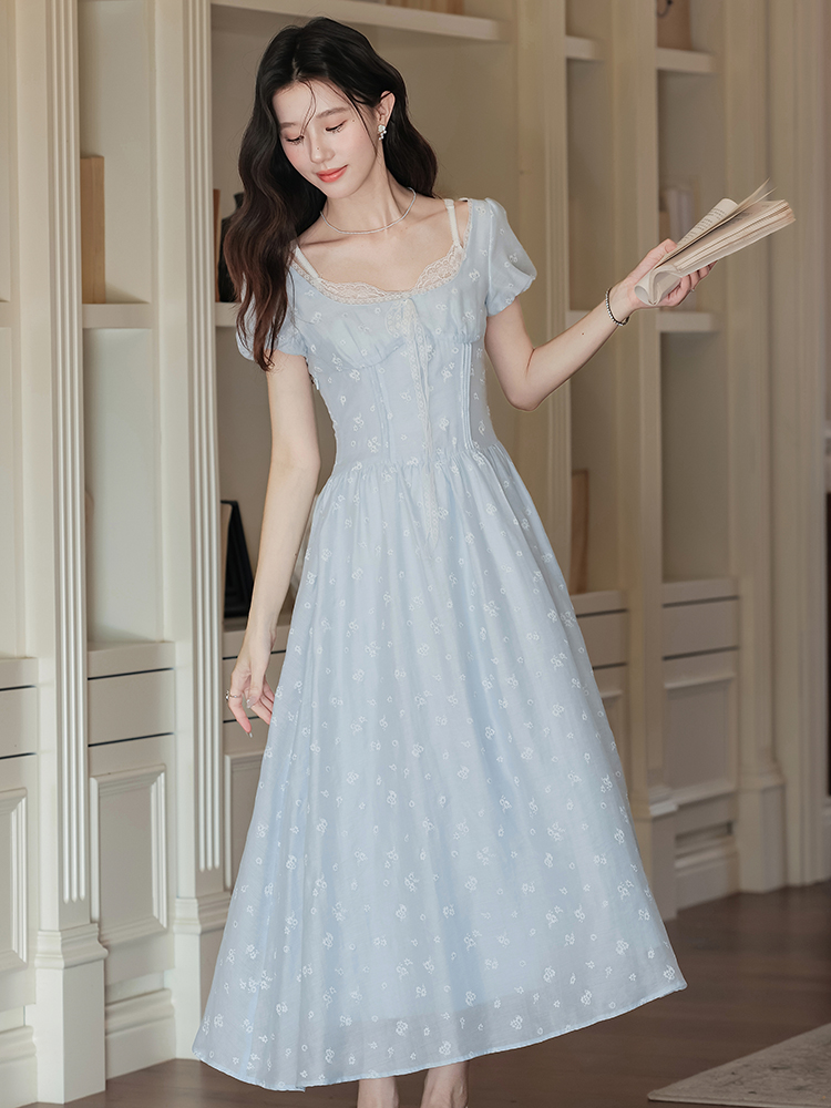 2026 여름 새로운 블루 바닥 작은 꽃무늬 광장 칼라 여성 드레스 고급 센스 허리 수축 한 마디 반팔 롱 스커트