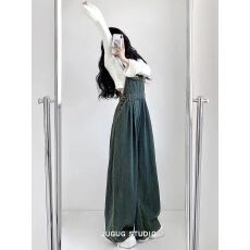 批发2025新款复古牛仔背带裤<b class='q'>女</b>设计感小众宽松百搭显瘦阔腿连体背带裤