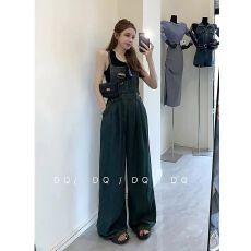 批发韩版气质水洗牛仔阔腿吊带<b class='q'>连体裤女</b>秋冬新款显瘦百搭拖地背带裤<b class='q'>女</b>