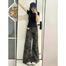 批发2026春秋美式复古迷彩工装微喇牛仔裤女不贴腿马蹄喇叭裤拖地<b class='q'>裤子</b>