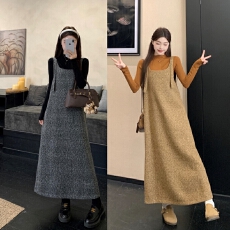 批发实拍 2025新款孕妇装秋冬装 毛呢背带裙打底毛衣两件套