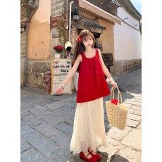 批发现 2026新款孕妇装 夏装 度假风<b class='q'>红色</b>背心裙+米白半身裙套装