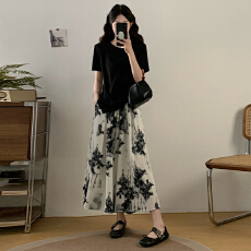 批发夏季新款套装短袖T恤上衣裤裙<b class='q'>大码</b>女装宽松型时尚显瘦国潮两件套