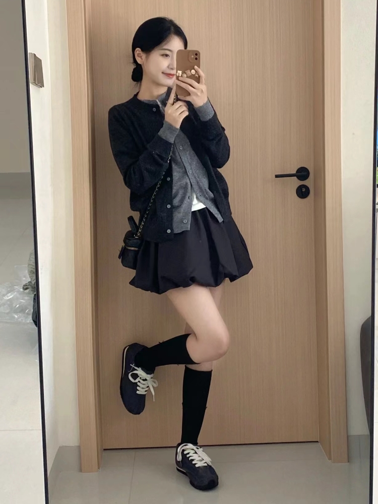 早初秋季女装2025新款超火穿搭配一整套巨好看的韩系毛衣三件套装