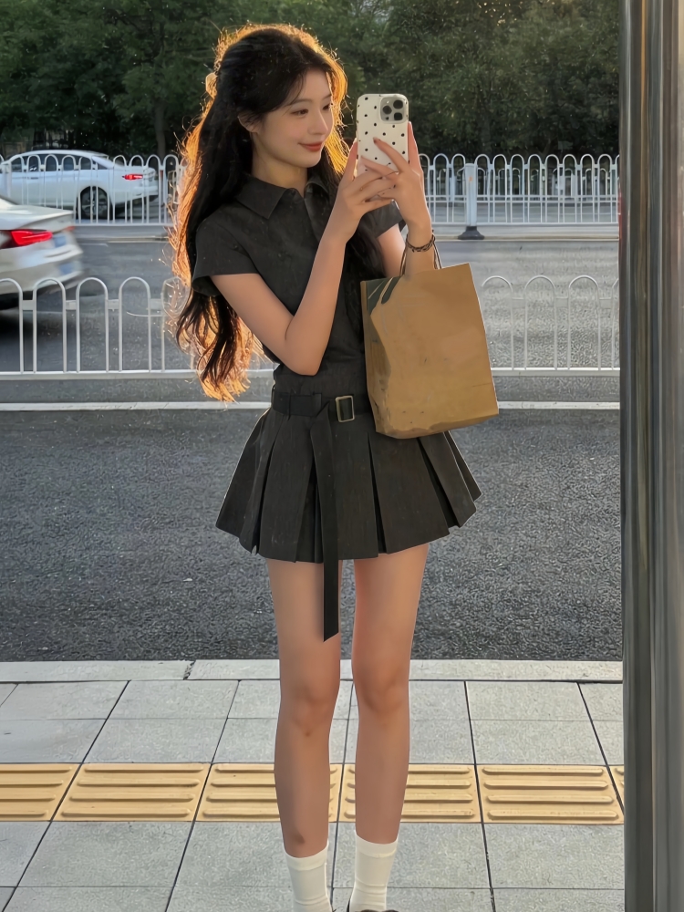 2026夏季韩系学院风复古灰色polo领气质连衣裙特别漂亮掐腰小裙子