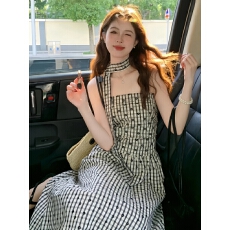 批发法式格<b class='q'>纹</b>抹胸连衣裙女2026夏季新款高级感气质复古度假风长裙裙子