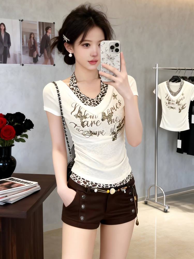 아메리칸 핫걸 바람 레오파드 무늬 페이크 레이어드 행침 목 반팔 티셔츠 여성 여름 몸매 가꾸기 종류 슬림해 보이는 디자인 센스 오프숄더 맨위
