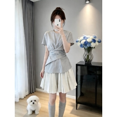 批发独特设计感漂亮套装女2026夏季新款<b class='q'>收腰</b>短袖上衣百褶半身裙两件套