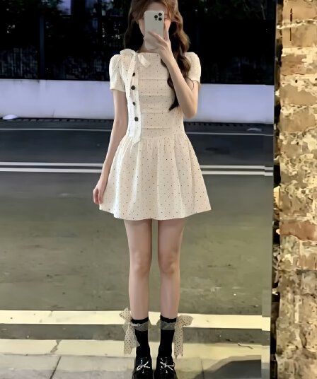 miu 부서 착용 가져 가라. 프랑스식 화이트 도트 무늬 드레스 아이들 여름 2026 새로운 작은 키 허리 수축 한 마디 미니 스커트