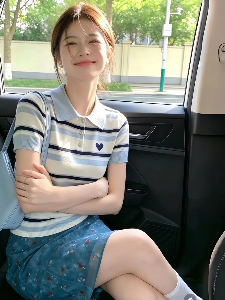 자이언트 잘 생긴 스트라이프 맨위 꽃무늬 반신 치마 세트 여성 여름 2026 새로운 슈퍼 화재 한 부서 착용 가져 가라. 전체 집합