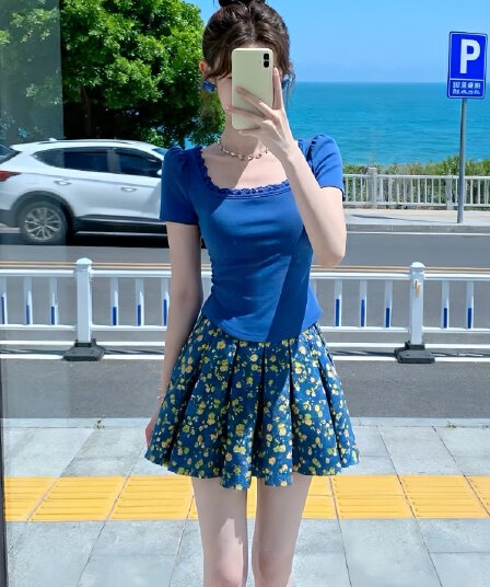 프랑스식 세트 여성 2026 여름 새로운 디자인 센스 패치워크 광장 칼라 반팔 맨위 꽃무늬 반신 스커트 투피스 세트