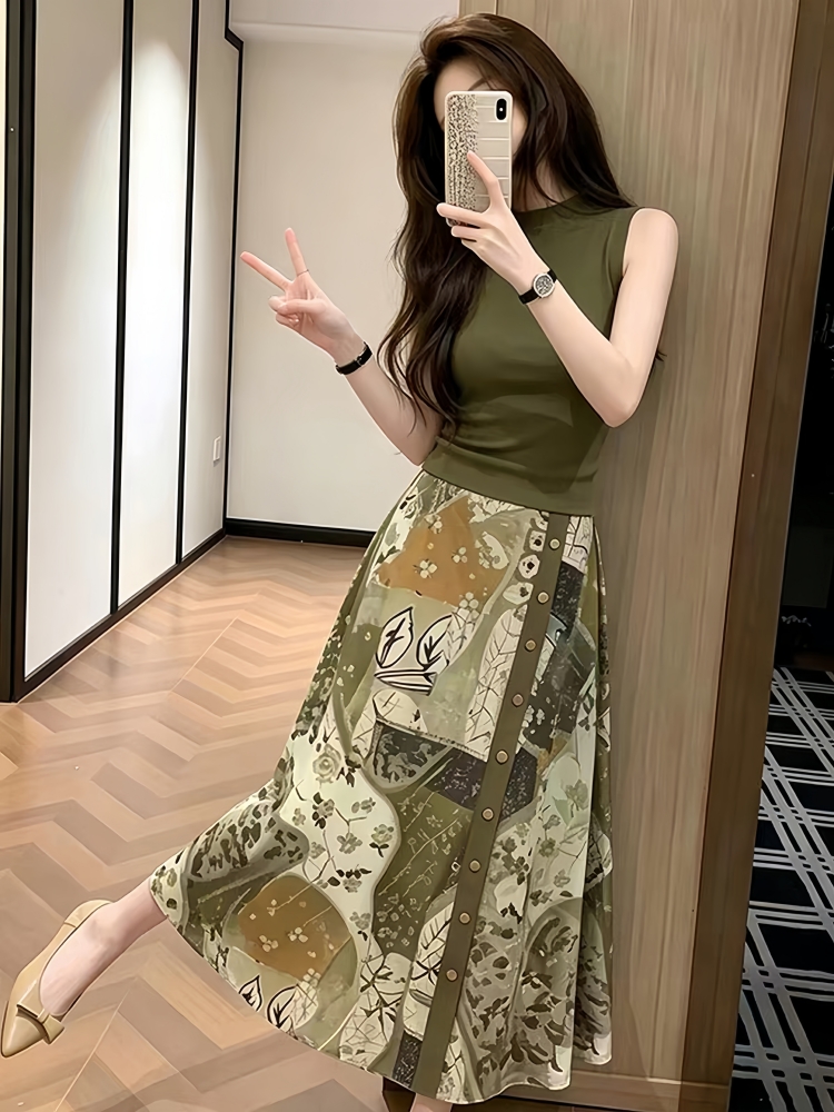 独特设计感漂亮一整套夏女绿色无袖背心小上衣碎花半身裙两件套装
