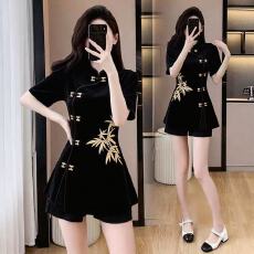 批发实拍大码女装夏季新款改良版<b class='q'>旗袍</b>年轻款少女刺袖国潮显瘦两件套